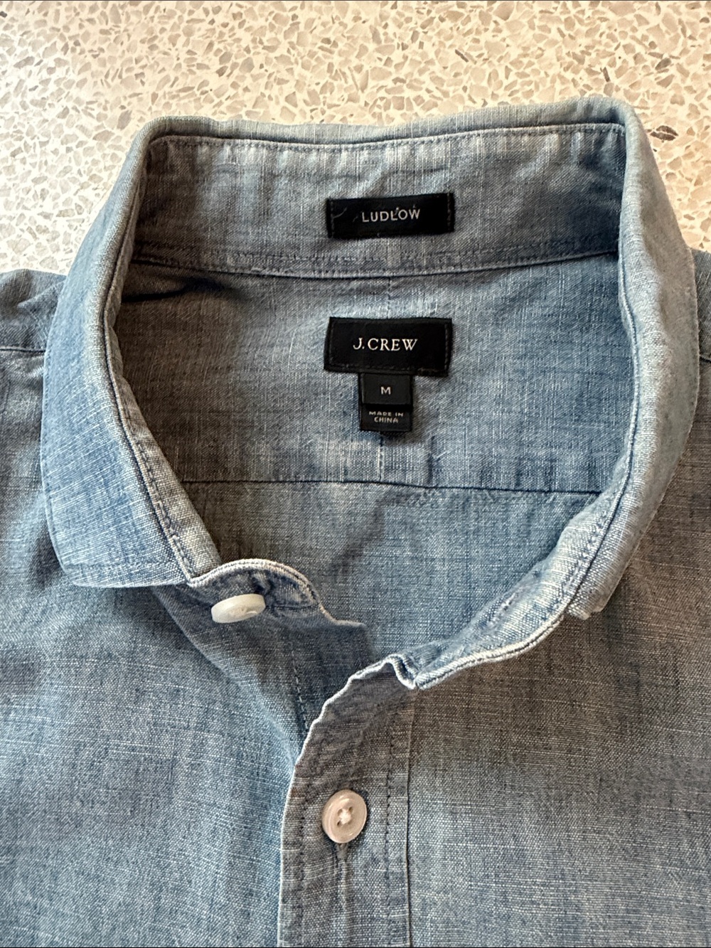 J. Crew Men’s Ludlow Slim Denim Chambray Button-Down Shirt Blue Size Medium - Picture 2 of 4